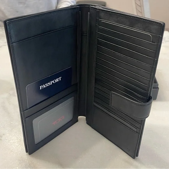 NWOT Tumi Modernist Black Leather Ultimate Travel Organizer Passport Wallet HTF - Picture 6 of 9